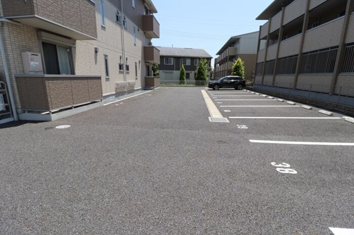 パークドオートム Ｂ【駐車場】駐車場