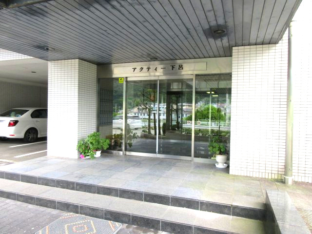 下呂市少ケ野の中古マンション【エントランス】