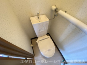 ◎収益物件◎コーポOTK【トイレ】お部屋探しの際に気になる築年数、こちらのアパートは平成8年築！古すぎるから他を…なんてこともなさそうですね☆