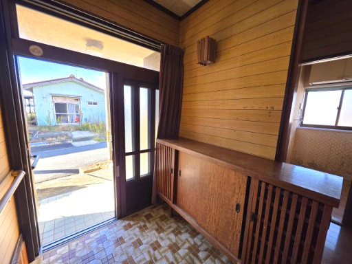 石巻市水明南２丁目の中古一戸建【玄関】
