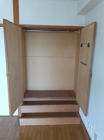 栄町丸二ビル【収納】