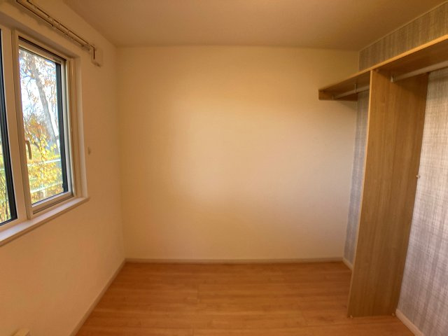 ＴＯＷＮ東小学校前【寝室】