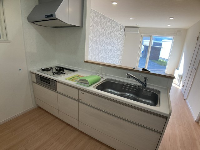 ＴＯＷＮ東小学校前【キッチン】