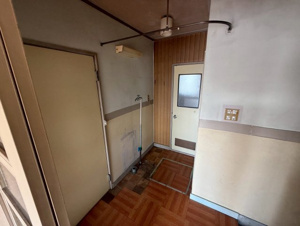 甲府市塩部4丁目　一棟売マンション【玄関】居住用