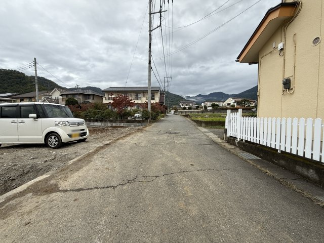 甲府市西田町5区画分譲地【前面道路含む現地写真】