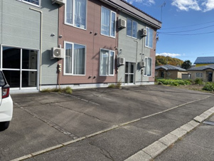 ハウスオブローズ３【駐車場】