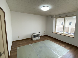 Ｍ・ＫハイツＣ【居間・リビング】