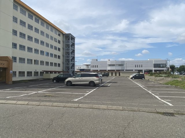 サンブライトハイツＮＯ１【駐車場】