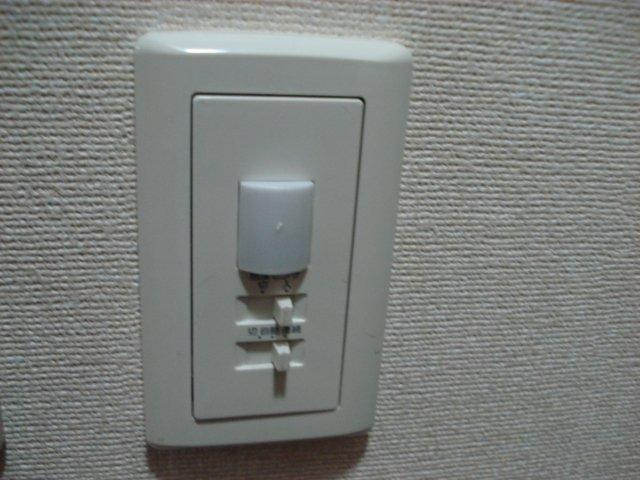 サンヴィラージュ【設備】自動センサー付照明
