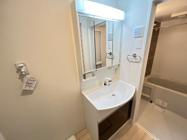 イーストブルー【洗面所】洗髪洗面化粧台