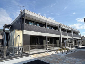 イーストブルー【外観】外観写真（昼）