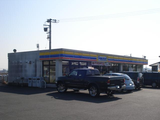 イーストブルー【周辺】ミニストップ木更津中里店まで495ｍ