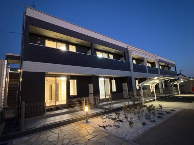 イーストブルー【共有部分】外観写真（夜）