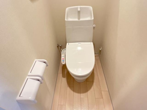 イーストブルー【トイレ】シャワー付トイレ