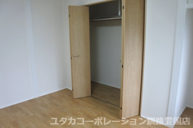 武佐3丁目5-261売家【収納】こちらの部屋にはクローゼット付き☆