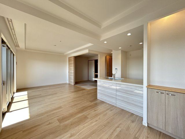 オーヴィジョン佐賀グランテラス 【居間・リビング】