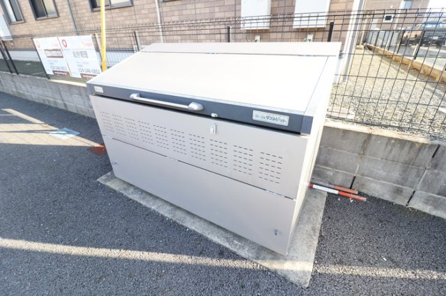 メゾングレース Ｊゴミストッカー