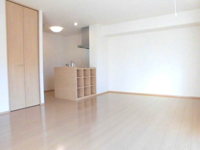 メゾングレース Ｊ【居間・リビング】リビング15帖