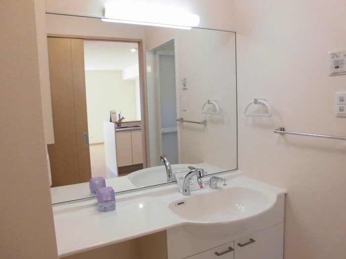 メゾングレース Ｊ【独立洗面台】洗髪洗面化粧台