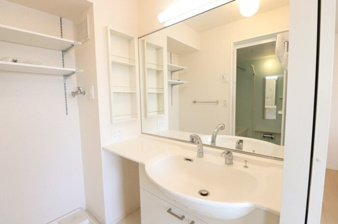 カーサ・エスペランサ【洗面所】ワイドカウンター洗髪洗面化粧台