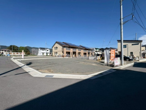 甲府市池田2丁目分譲7区画【前面道路含む現地写真】