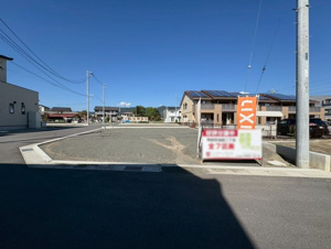 甲府市池田2丁目分譲7区画【前面道路含む現地写真】