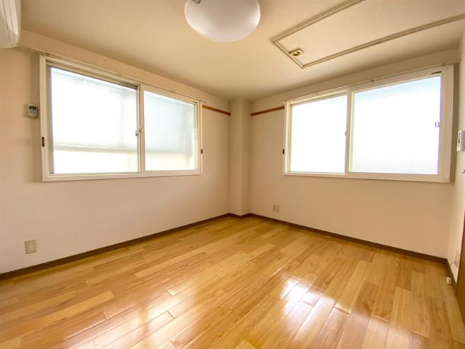 日当たり良好な角部屋です！