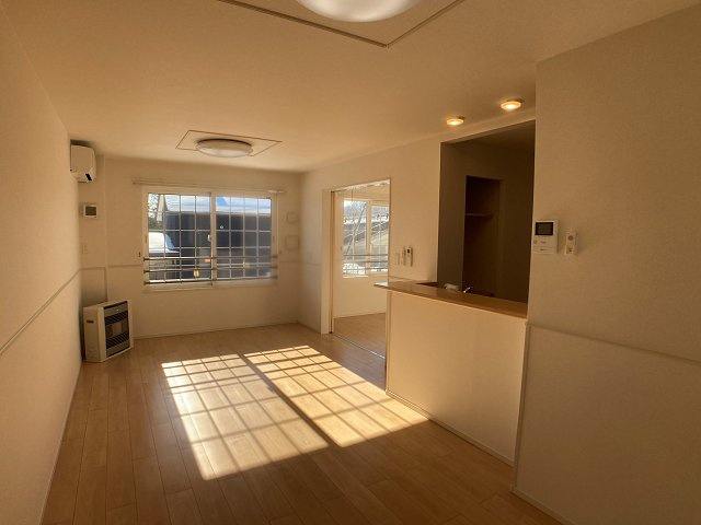 ルピナスⅢ【居間・リビング】