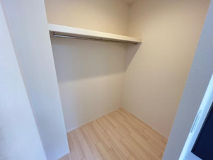 エルデ【収納】ウォークインクローゼット