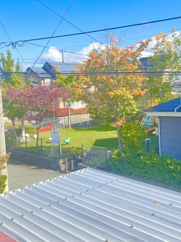 盛岡市北松園２丁目の中古一戸建【周辺】2階からは遠くは姫神山や、すぐそばの児童公園の眺望も。