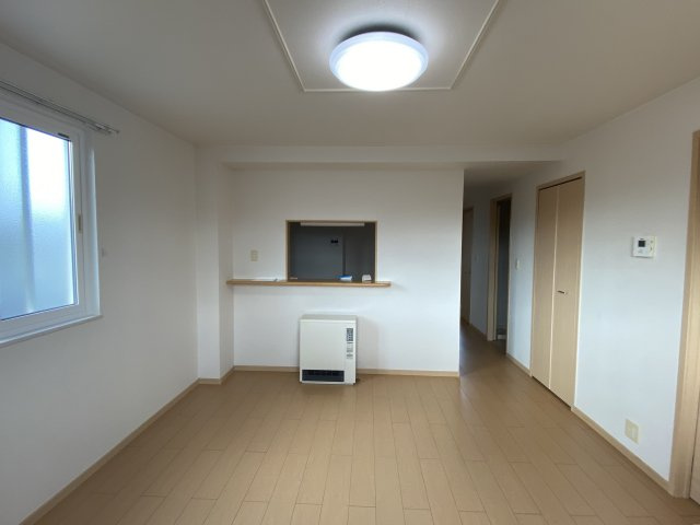 ルピナスⅡ【居間・リビング】