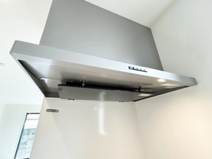 田川市大字川宮4期【設備】油汚れもガードするレンジフードです（施工例）