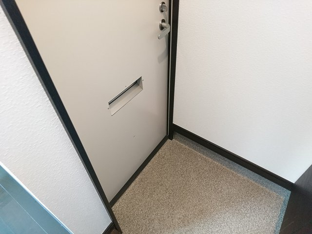 イースト２・６【玄関】