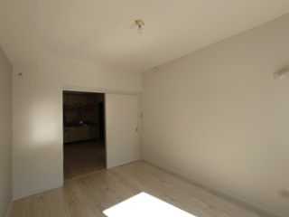 アゼリアコート【洋室】