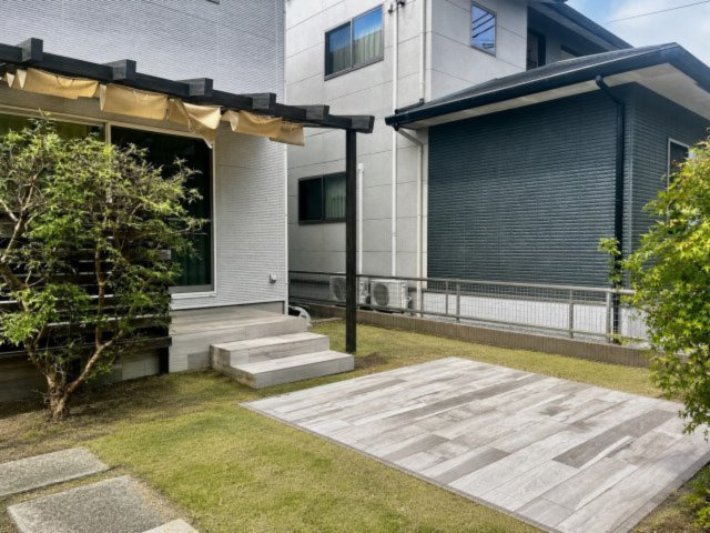 熊本市南区良町一丁目 戸建て【庭つき】屋根付きのガーデンバルコニーがあり、BBQ等も快適に開催できます。
