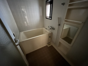 グローリアス岩倉第二