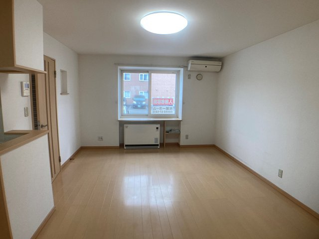 ライラック１６６【居間・リビング】