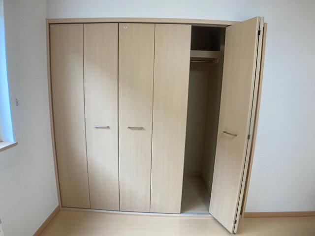 ライラック１６６【収納】