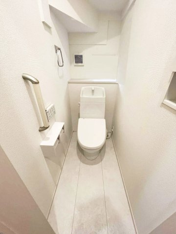 北九州市八幡東区清田1丁目3期【トイレ】節水トイレ。少ない水量で効率よく洗浄するので、節水効果を発揮します。※施工例