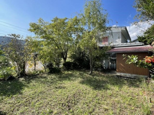 足柄下郡湯河原町宮下の売地【前面道路含む現地写真】敷地内