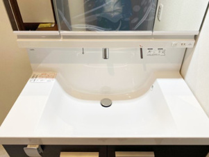 小倉南区横代北町2丁目【独立洗面台】水栓周りに水が溜まりにくい構造。お手入れの回数を減らします。※施工例