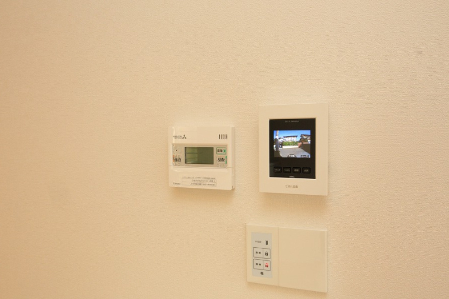 小倉南区横代北町2丁目リビングやキッチンにいながら、玄関ドアの操作及び状態確認をすることができます。