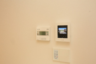 小倉南区横代北町2丁目リビングやキッチンにいながら、玄関ドアの操作及び状態確認をすることができます。