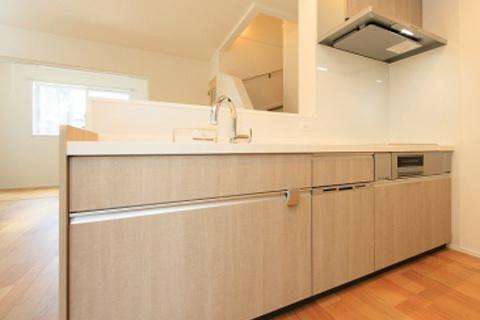 小倉南区横代北町2丁目【キッチン】建売住宅では珍しい「タッチレス水栓」を完備しています。※施工例