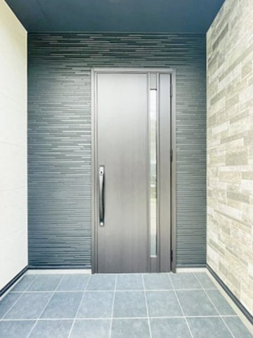 戸畑区丸町3丁目1期【玄関】ディンプルキー採用で防犯も安心です（施工例）