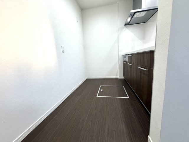 越谷市大字大房の中古一戸建【キッチン】スペースも広々なのでゆったりとお料理できますね。毎日楽しくお料理が出来そうです♪