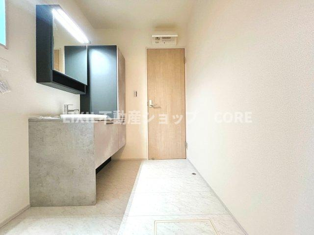 大和市南林間7丁目落ち着いた空間を演出するカラーと、ゆったり落ち着いてお使い頂ける広さが魅力のパウダールーム。