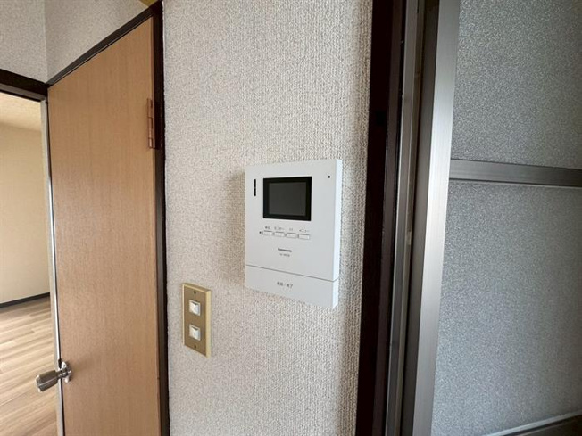 TVインターフォンに変更済みです。