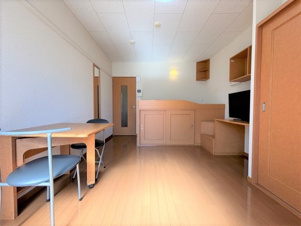 レオパレス小田【居間・リビング】