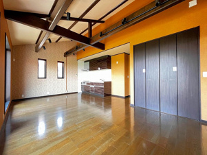 清須市春日上須ケ田　二世帯住宅【居間・リビング】